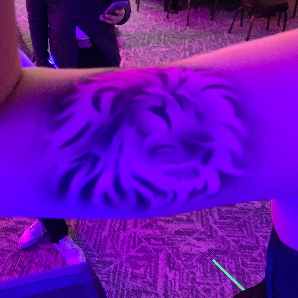 Meet your Posher, Addy